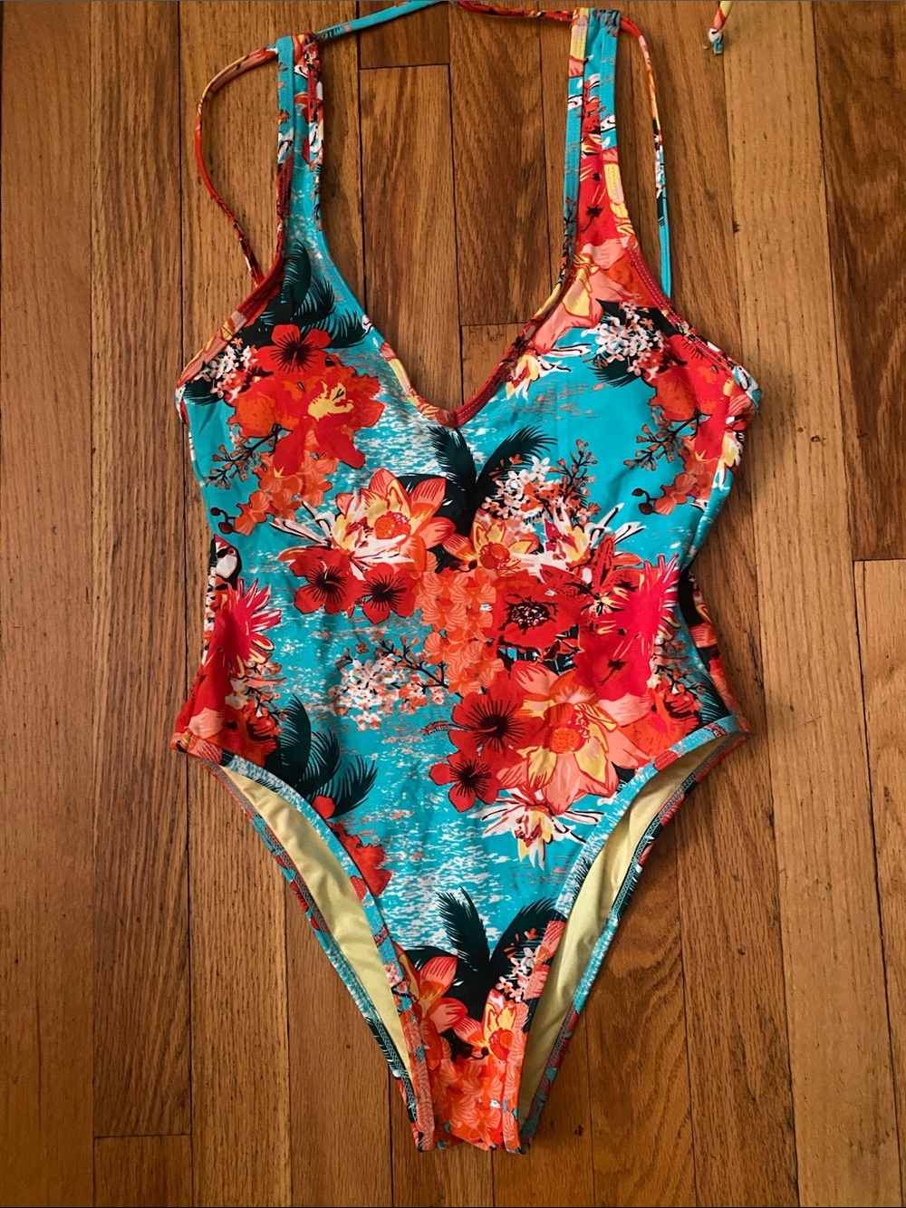 Relleciga Size S Floral One Piece Swimsuit NWOT Super Pretty Gorgeous Back